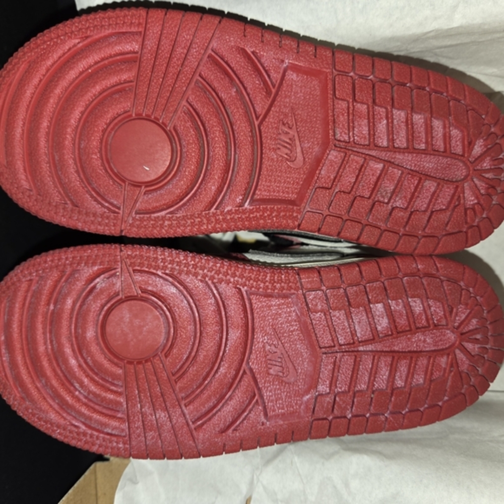 Nike Red and White Sneakers Iconic Design - Picture 7 of 8